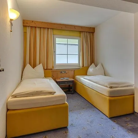 In With A Shared Terrace Apartment *