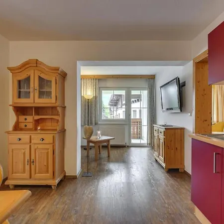 In Near Spieljochbahn شقة *